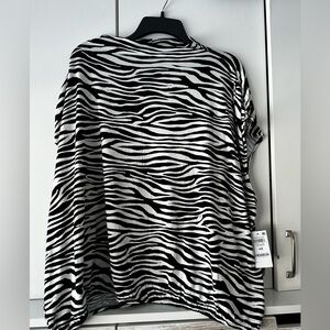BAR lll black-and-white zebra patterned sleeveless shirt in size 4X. NWT.